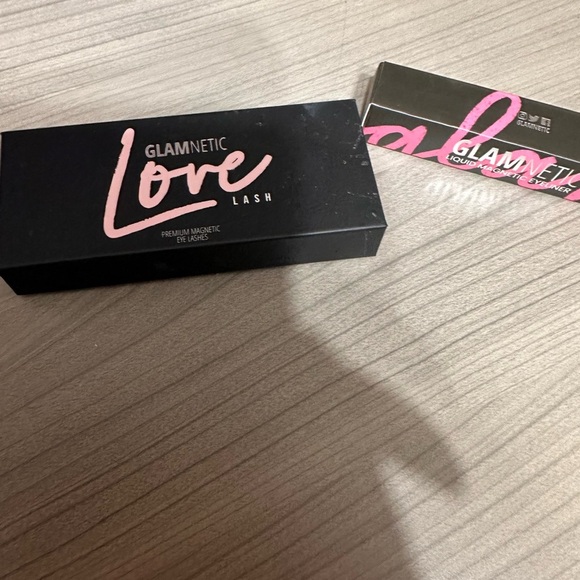 Glamnetic Love Lash False Eyelashes - Picture 2 of 5